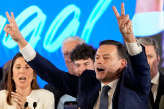 The center-right Social Democrat-led Democratic Alliance won 79 seats in the 230-seat National Assembly, Portugal's Parliament while the center-left Socialist Party, in power the past eight years, got 77 seats. How ever, the deciding votes will come from voters abroad.