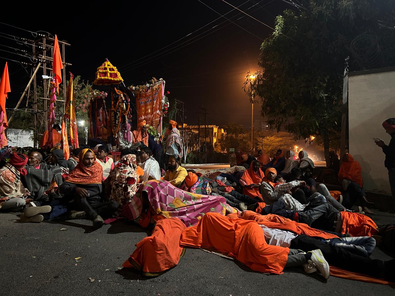 Youth reached Ranchi with chariot from Hazaribag demanding permission to take out procession on Ram Navami