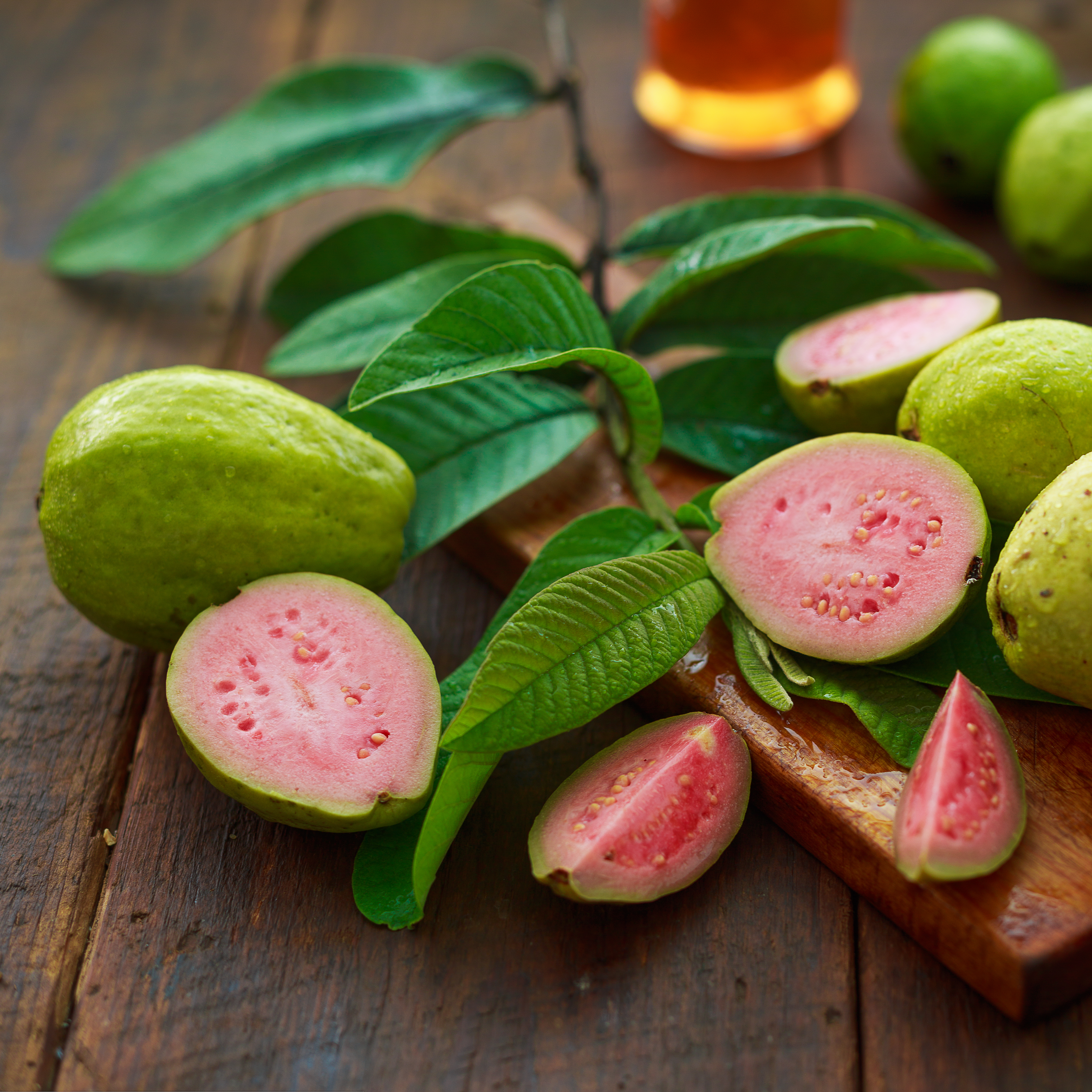 PINK VS WHITE COLOUR GUAVA HEALTH BENEFITS OF GUAVA PINK COLOUR GUAVA BENEFITS