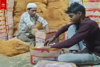 प्रयागराज में संगम के जल से बनती हैं सेवइयां.