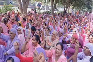Anganwadi workers protest