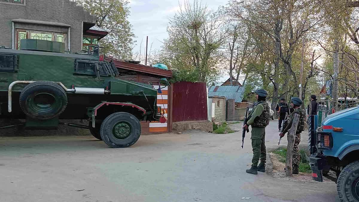 Encounter started between militants and security forces in Pulwama