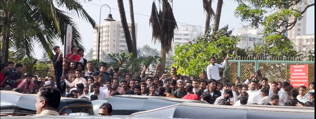 Cops lathi-charge crowd gathered outside Salman Khan's residence on Eid