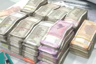 LS polls Cash distributed during Congress candidate Manickams campaign in Madurai (photo ians)