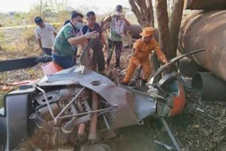 A Philippine Navy training helicopter crashed near Cavite City, killing two pilots and narrowly missing a fruit market and neighbourhood. The cause of the crash is unknown, but the pilots executed emergency procedures. Residents panicked and ran for their lives, with some fleeing to their homes.