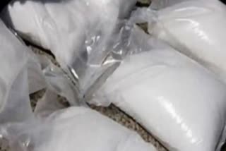 10-kg-heroine-recovered-along-loc-in-nowshera-three-arrested-says-police