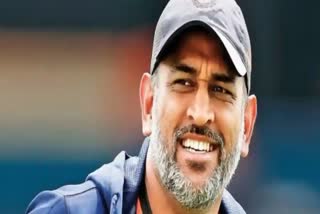 क्रिकेटर महेंद्र सिंह धोनी