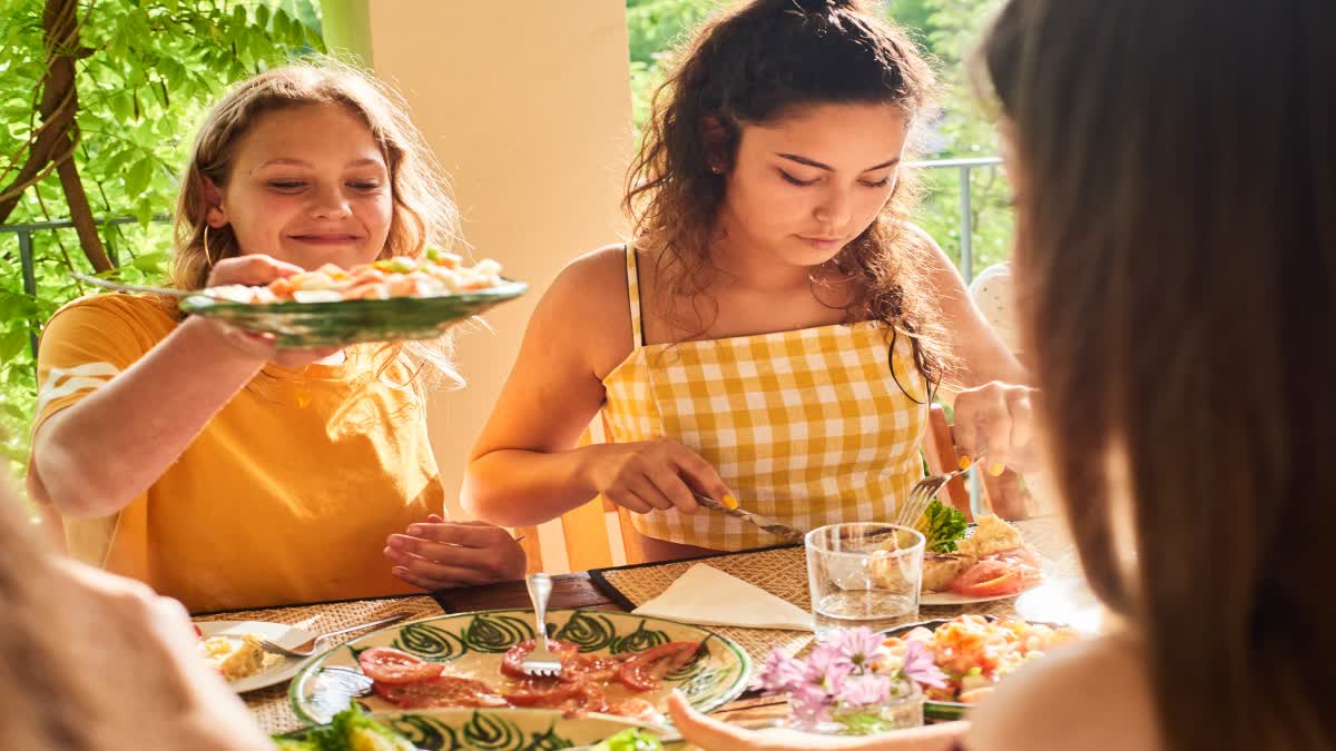 SUMMER HEALTH CARE TIPS  FOODS TO EAT AND AVOID IN SUMMER  BEST FOODS FOR SUMMER HEAT  HEALTHIEST SUMMER FOODS