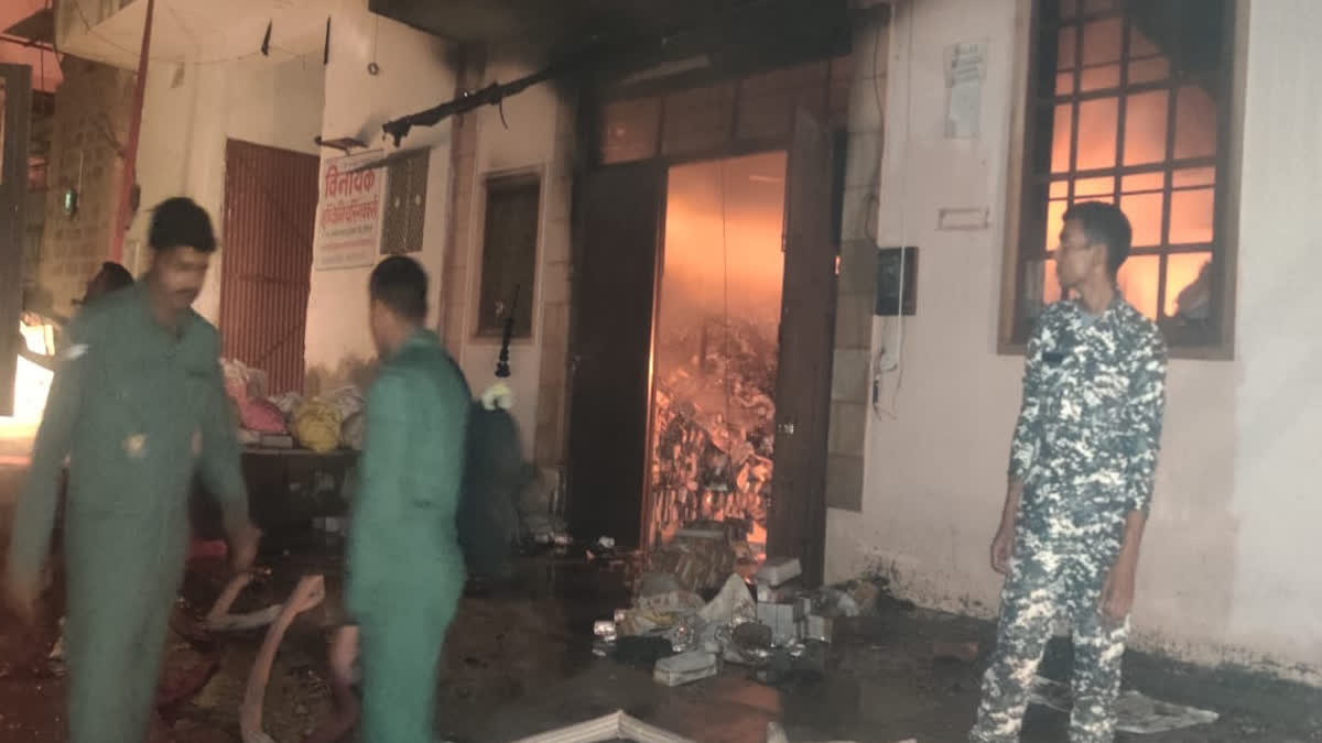 Extinguishing a fire in Jodhpur