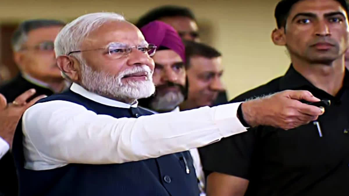 pm-modi-to-visit-varanasi-lay-foundation-for-rs-3880-crore-projects