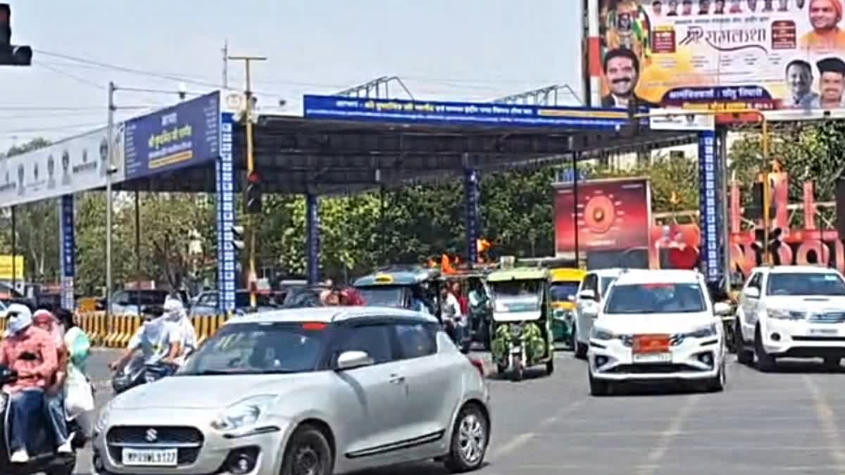 INDORE TRAFFIC SIGNALS IN SUMMER