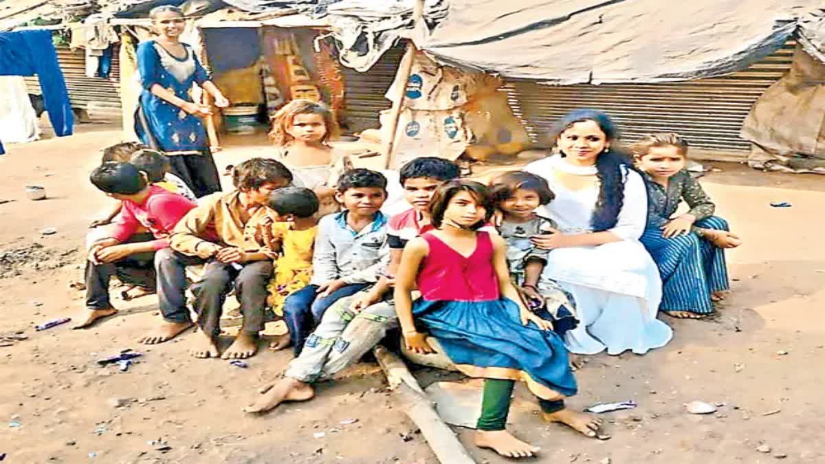 Officials_to_Enroll_school_Children
