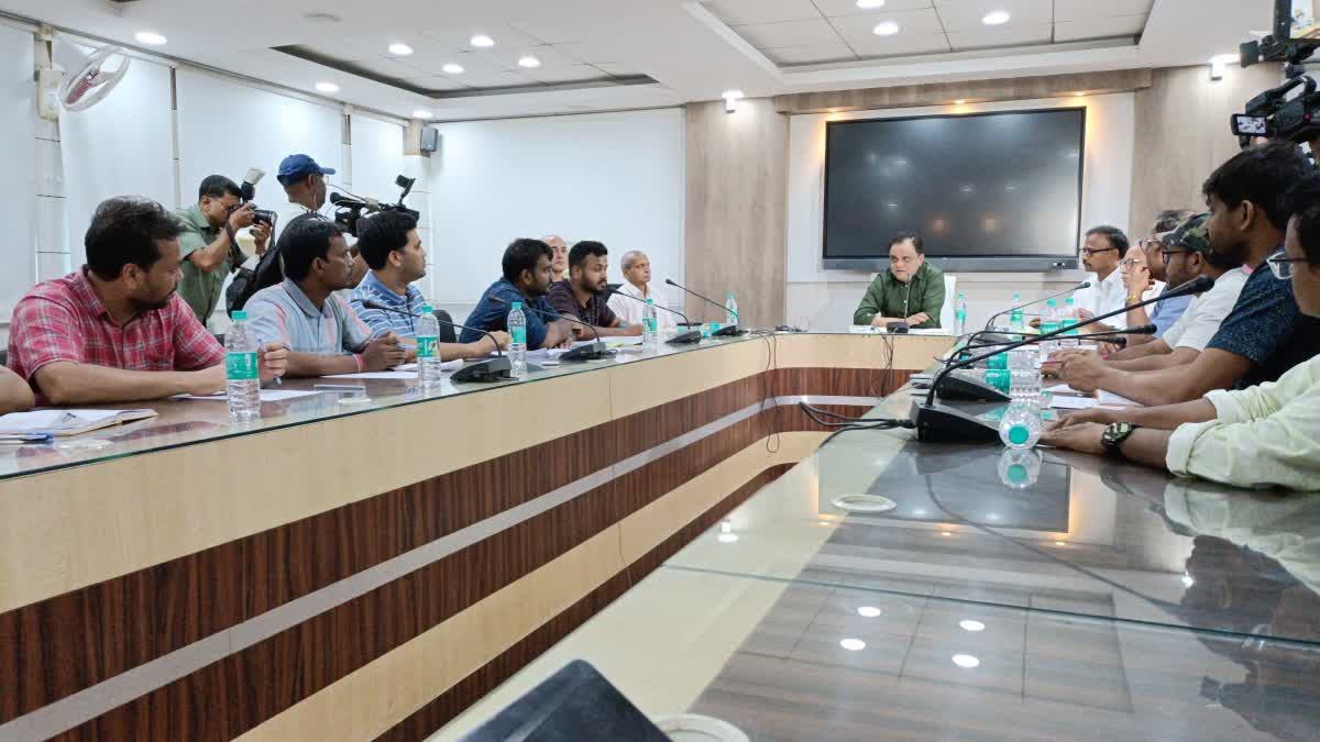 BRATYA BASU MEETING WITH TAINTED JOBLESS TEACHERS