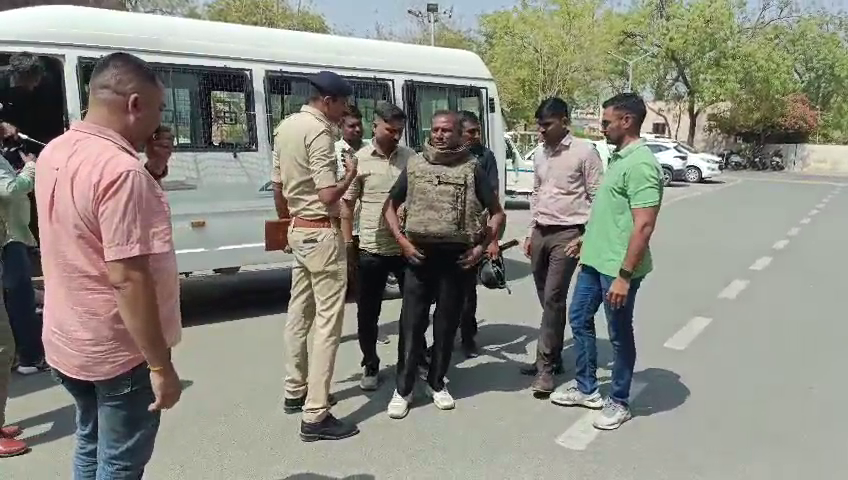 પાટણ કલેક્ટર કચેરીને બોમ્બથી ઉડાવી દેવાની ધમકી