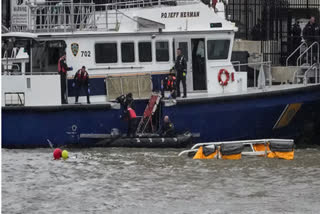 HELICOPTER CRASHES IN HUDSON RIVER