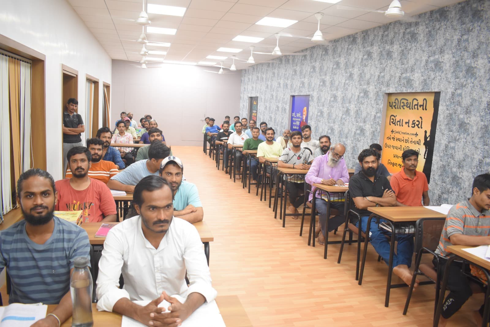 લાજપોર જેલમાં કેદીઓ માટે પાઠશાળા