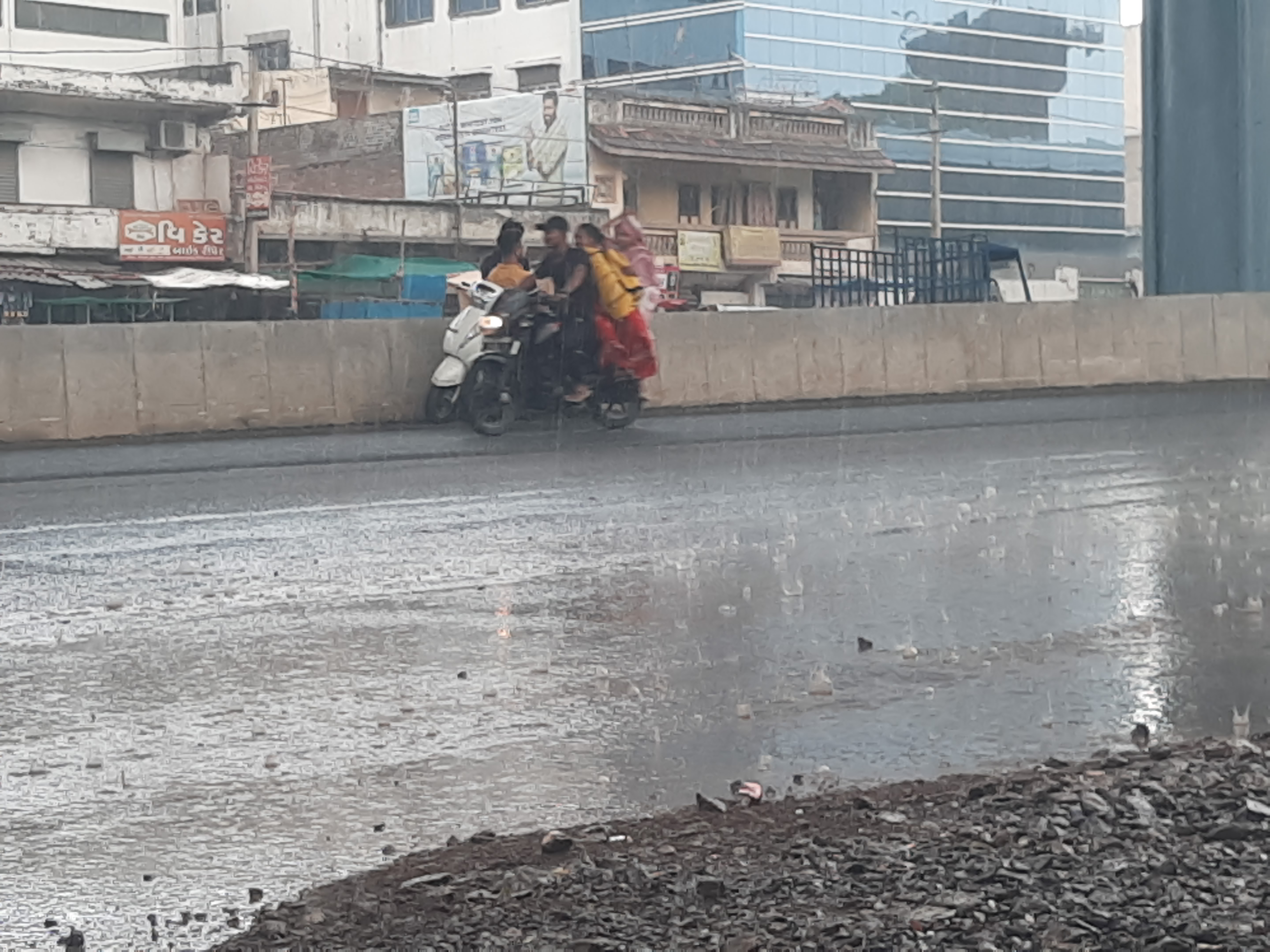 ભાવનગરમાં ગાજવીજ સાથે માવઠું