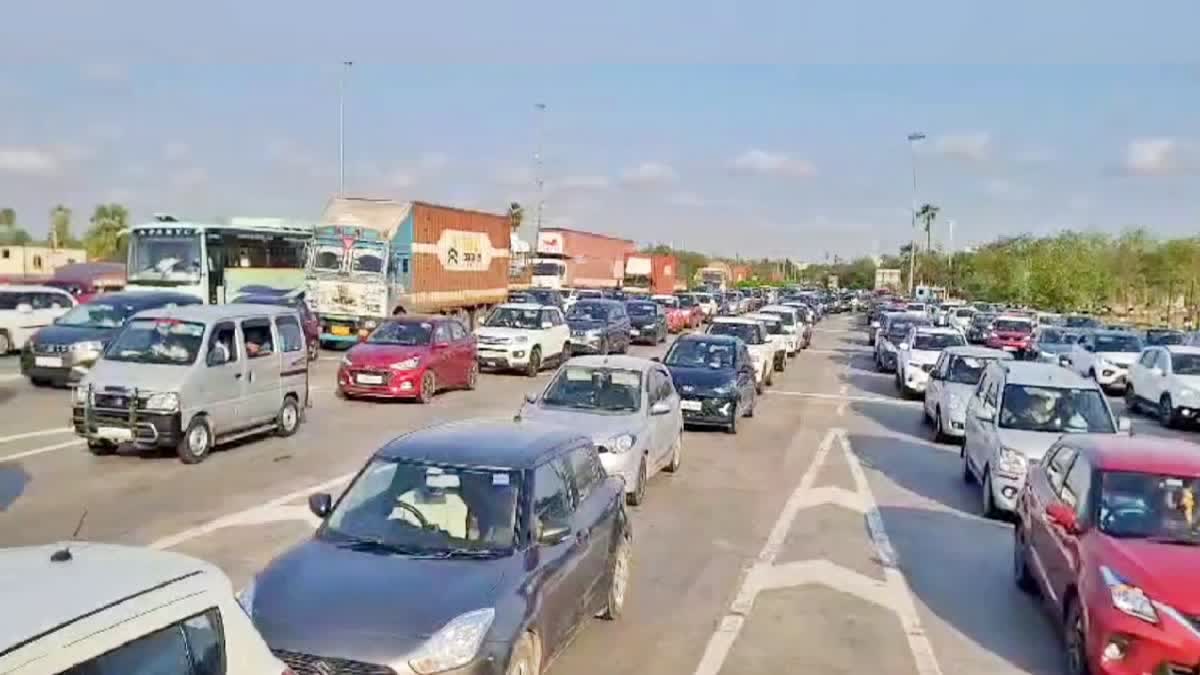 Vehicles Traffic at Panthangi Toll Plaza