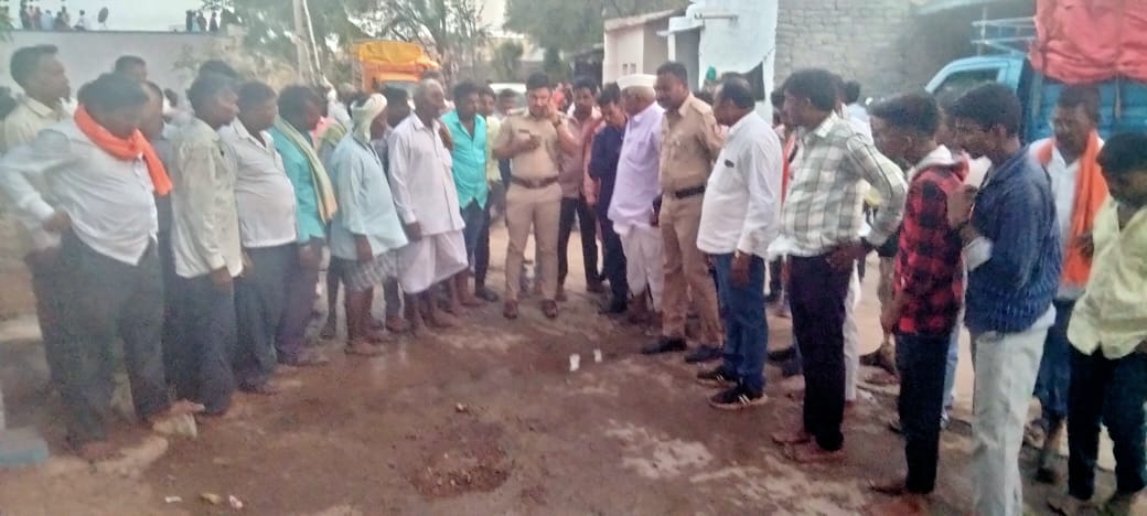 Chariot Tragedy Man died after being hit by a wheel  Dharwad