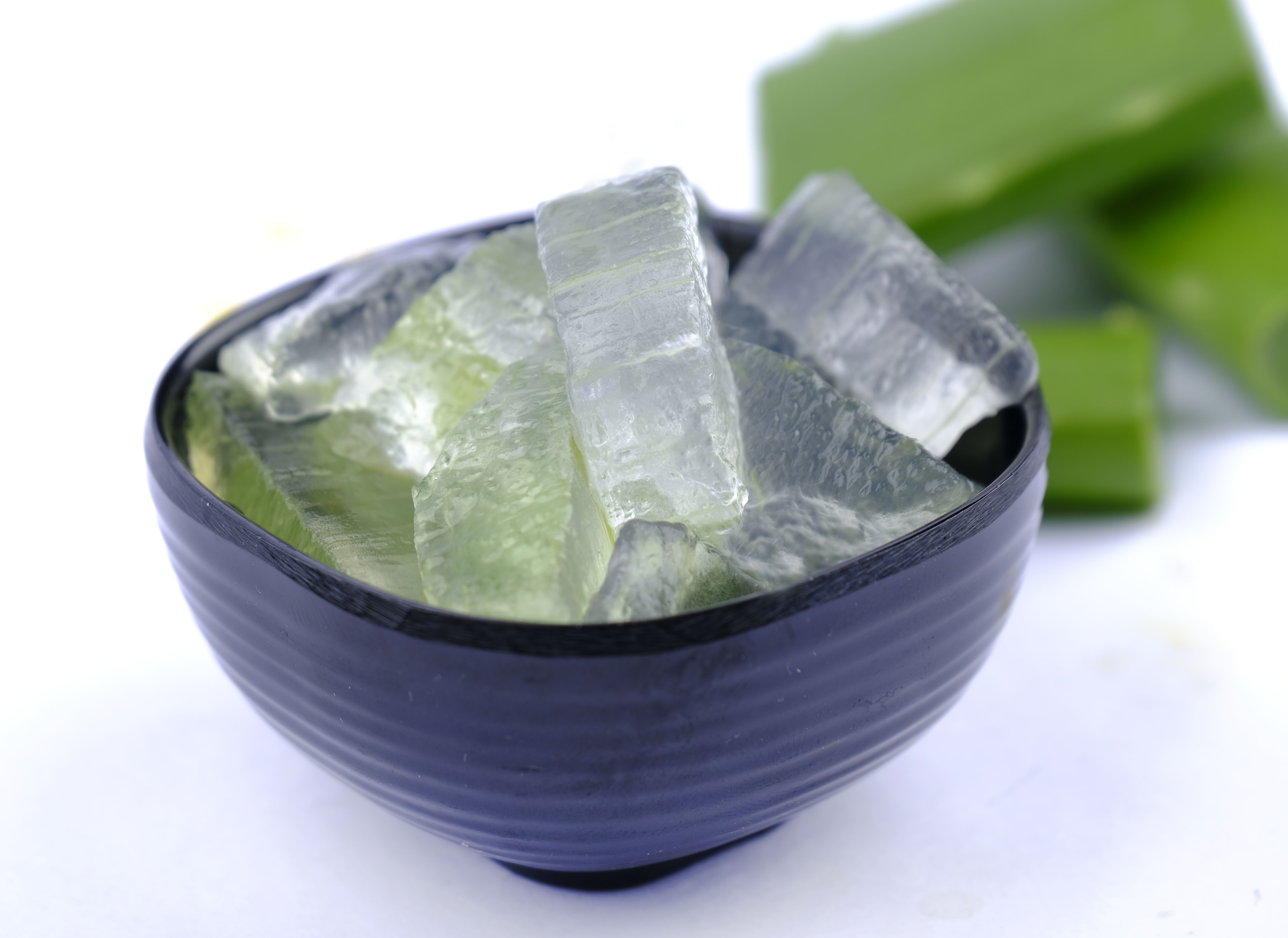 Can we use aloe vera on our face daily? Find out the advantages and disadvantages from the experts