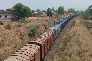 Villagers looted rice from train in Ramgarh