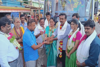 palani murugan temple devotee photo