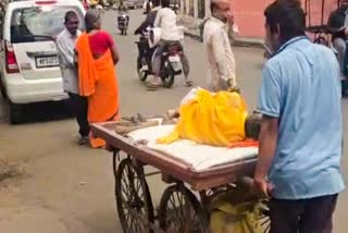 Patient went hospital on cart