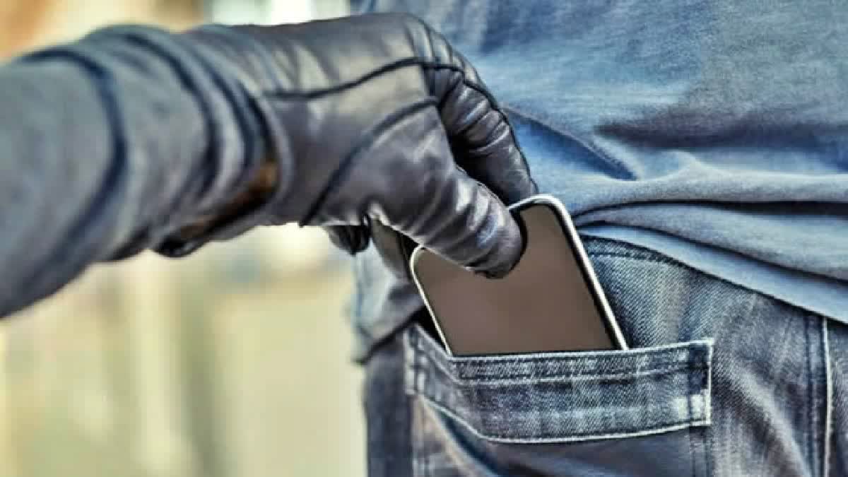 Stealing Mobile Phones in Hyderabad