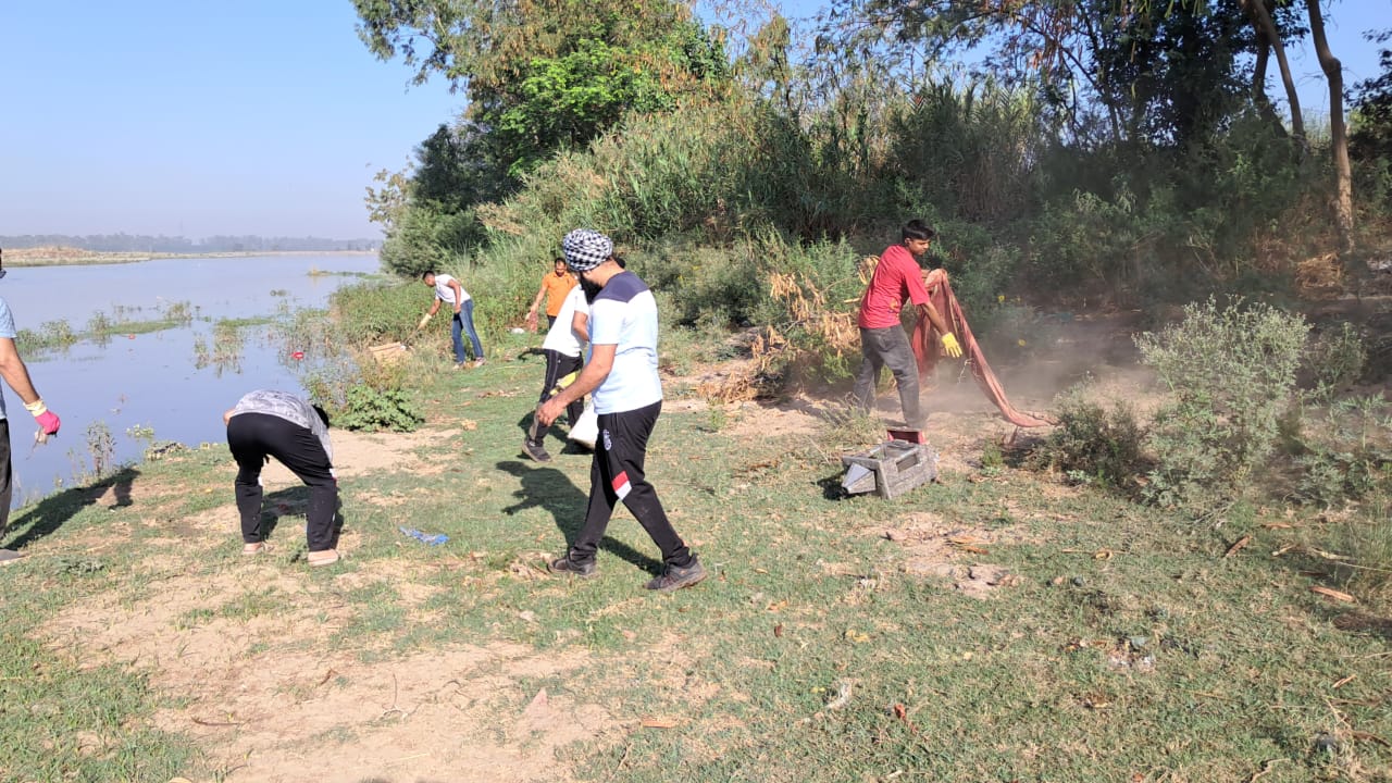 CLEANING THE SUTLEJ RIVER