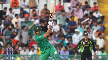 Pakistan Star Umar Akaml