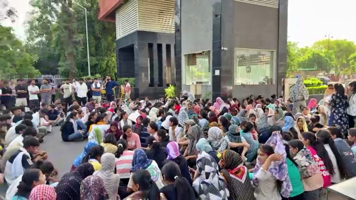 Lathicharge On Students In Hisar