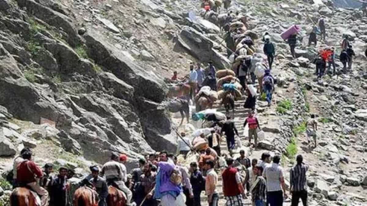 Etv Bharatjammu kashmir highway closed no jatha will leave from jammu for amarnath yatra on tuesday