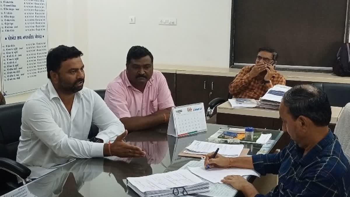 porbandar-news-bjp-councilors-made-a-strong-complaint-because-of-the-lack-of-development-work-in-khapat-area