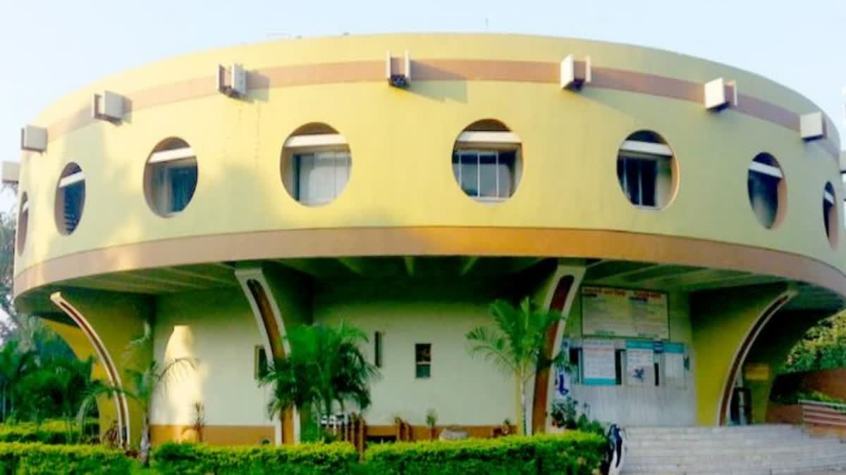 pathani samanta planetarium