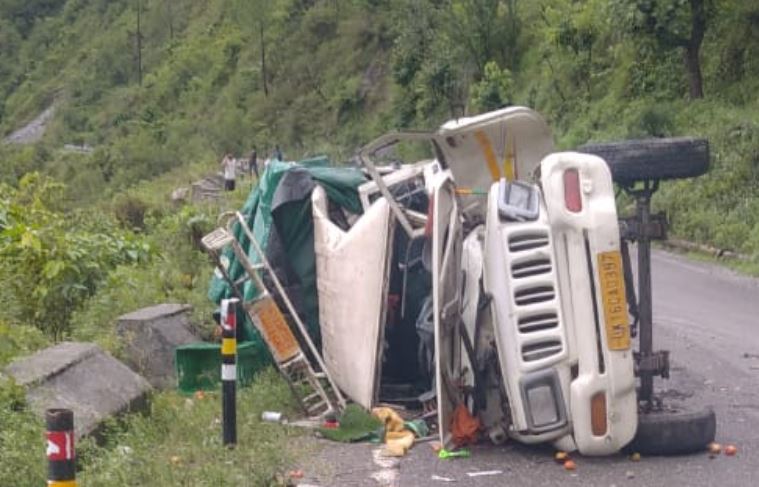 boulder fall on Haripur Koti motorway in Vikas Nagar