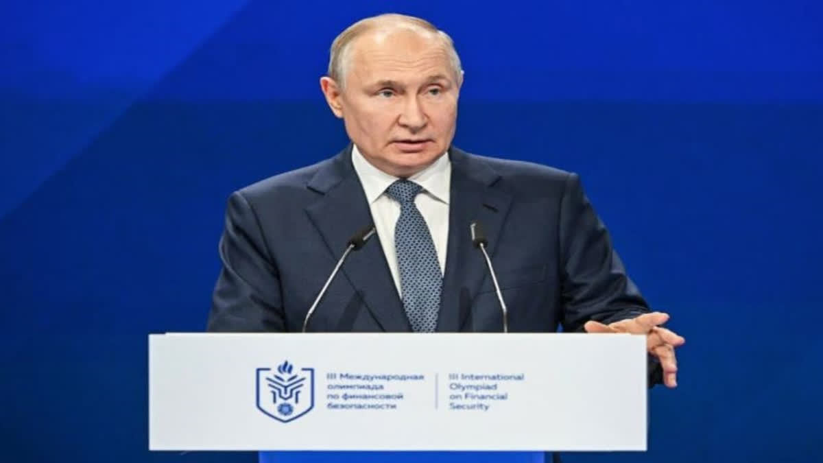 Russia Declares Newspaper The Moscow Times 'Undesirable' Amid Crackdown ...