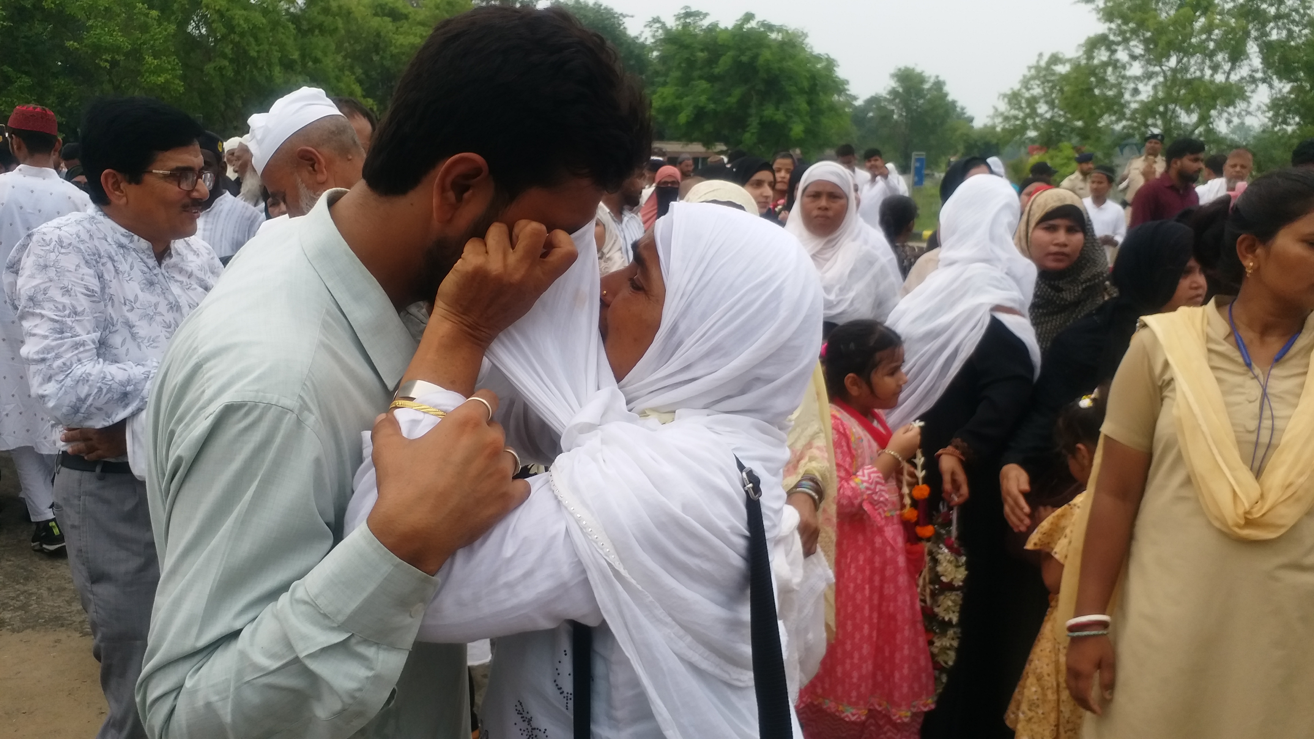 Arrival of second convoy of 153 pilgrims at Gaya Airport