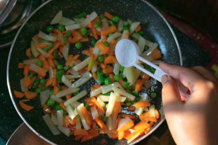 Tips to Reduce Excess Salt In Curry