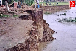 existence of more than 900 villages in crisis