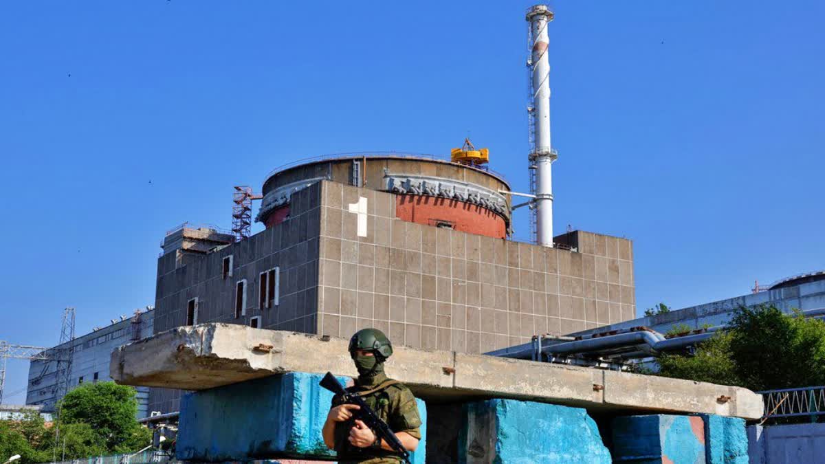 A unit of the Zaporizhzhya Nuclear Power Plant in Ukraine is being put on cold shutdown in order to investigate the exact cause of the leak and carry out necessary maintenance to repair the affected steam generator, Rafael Mariano Grossi, the International Atomic Energy Agency (IAEA) Director General, said.