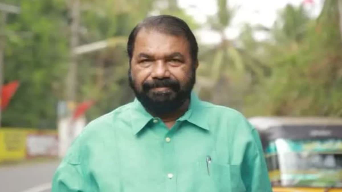 Minister V Shivankutty about schools in Kerala  Minister V Shivankutty  schools in Kerala  പൊതുവിദ്യാലയങ്ങള്‍ ഇഷ്‌ടയിടമല്ലാതാകുന്നു  വിദ്യാര്‍ഥികളുടെ കുറവ്  മന്ത്രി വി ശിവന്‍കുട്ടി  സർക്കാർ എയ്‌ഡഡ്  സർക്കാർ