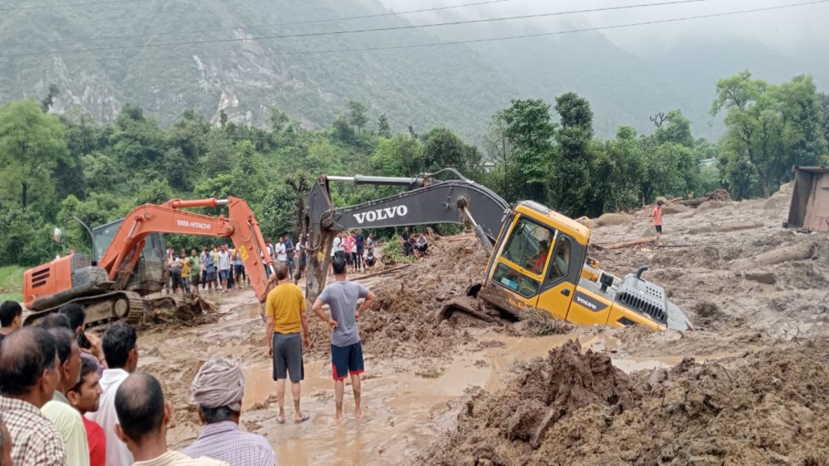 दलदल में तब्दील हुआ पूरा इलाका