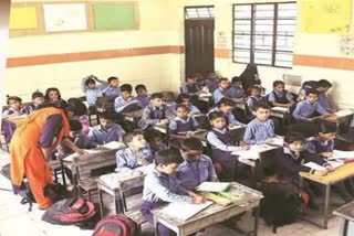 delhi-school-students-fainted-students-of-mcd-school-fainted-due-to-gas-leak-at-narayana-in-delhi