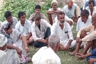 Last rites of girl whose body found in the well after persuasion by the administration