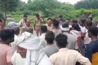 AIR PRESSURE INSERTED PRIVATE PARTS  ALIGARH POLICE  BRUTALITY WITH LABORERS IN ALIGARH  LATEST NEWS