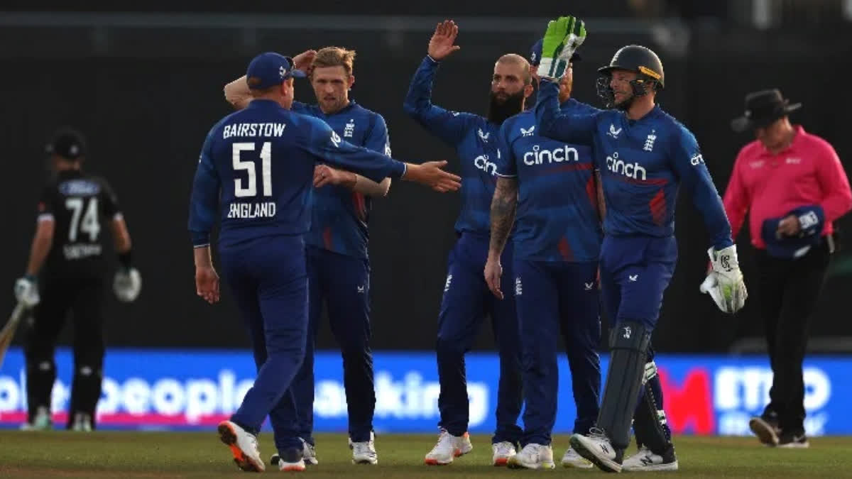 England vs New Zealand  England vs New Zealand 2nd ODI  England vs New Zealand 2nd ODI Match Result  England vs New Zealand 2nd ODI Score  Daryl Mitchell  Reece Topley  Liam Livingstone  ഇംഗ്ലണ്ട് vs ന്യൂസിലന്‍ഡ്  ഇംഗ്ലണ്ട് ന്യൂസിലന്‍ഡ് ഏകദിന പരമ്പര  ഇംഗ്ലണ്ട് vs ന്യൂസിലന്‍ഡ് രണ്ടാം ഏകദിനം  ലിയാം ലിവിങ്‌സ്റ്റണ്‍  ഡാരില്‍ മിച്ചല്‍  ട്രെന്‍റ് ബോള്‍ട്ട്