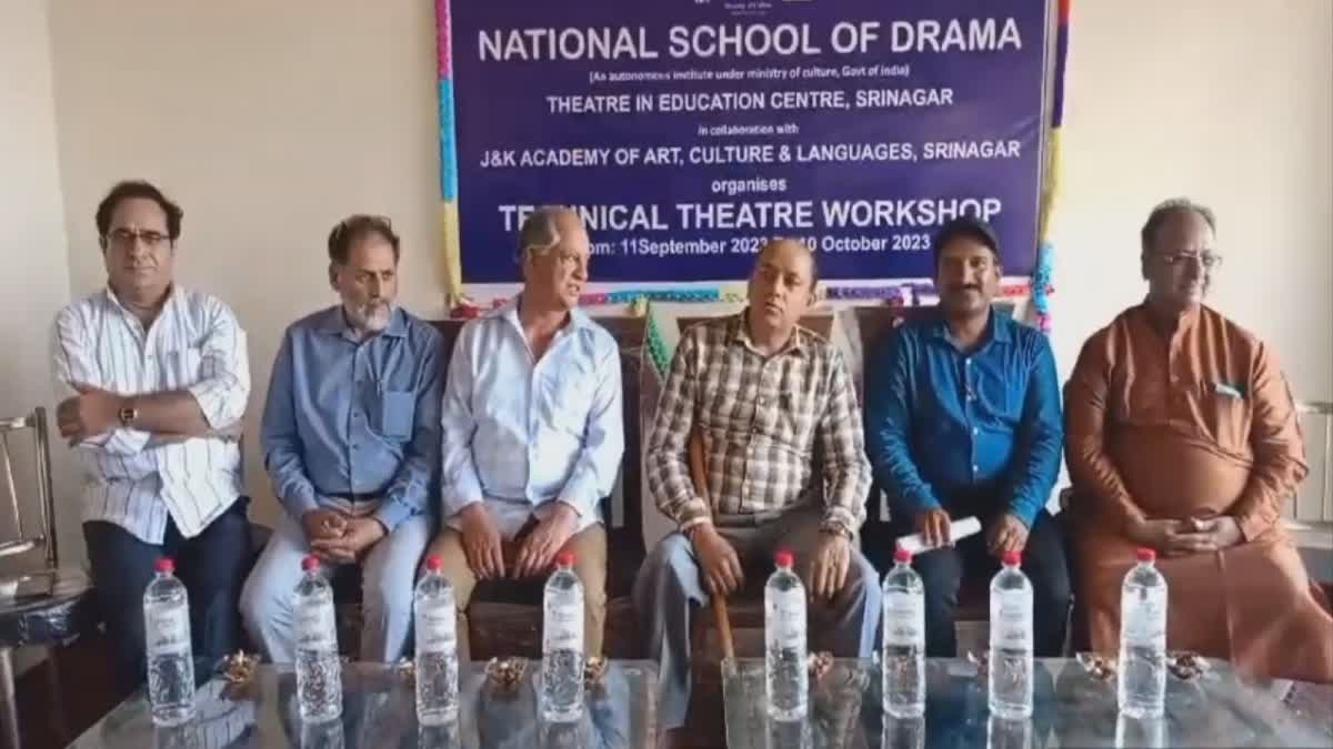 one-month-technical-theater-workshop-by-national-drama-school-started-in-srinagar