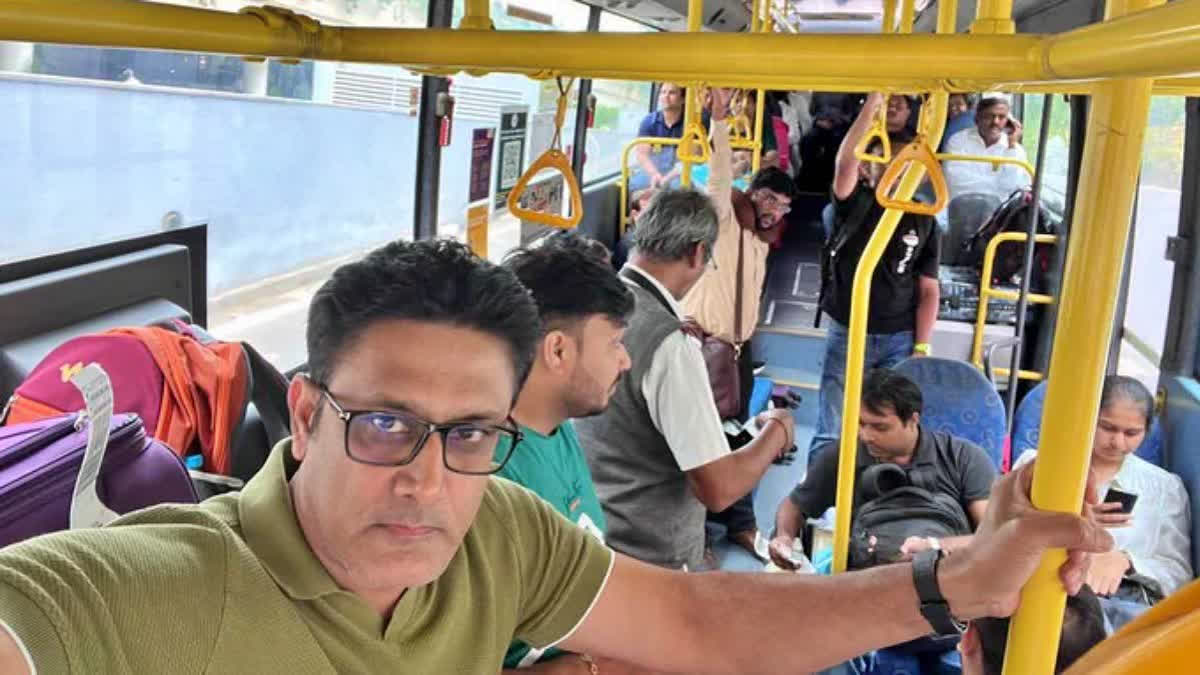 Anil Kumble Travels by Bus