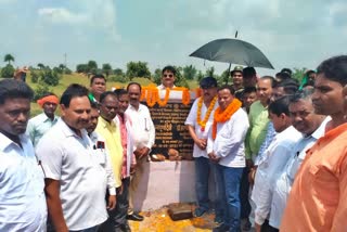 mla-laid-foundation-stone-for-constructionbridge-over-river-at-two-different-places-in-giridih