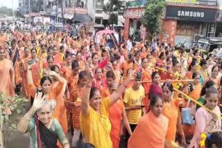 Kawad Yatra in Surat : સુરતમાં શ્રાવણના છેલ્લા સોમવારે વિશેષ કાવડ યાત્રા, જળ લઇ 3000 મહિલા શિવ મંદિર પહોંચી